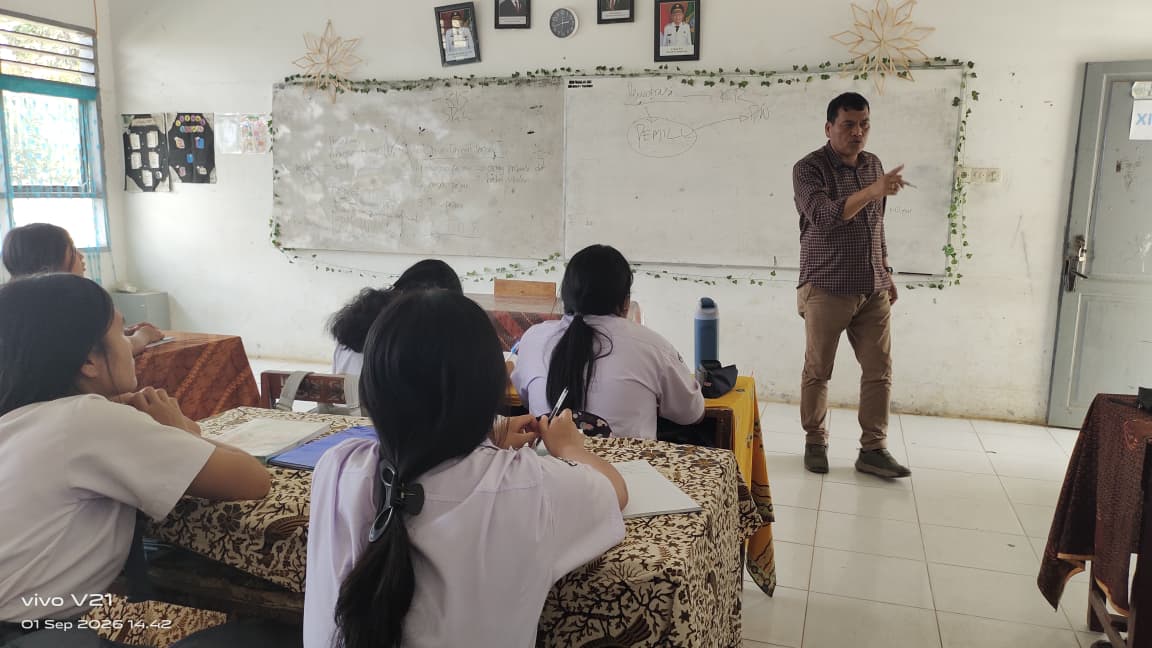 Badan Pengawas Pemilihan Umum Kabupaten Karo Melaksanakan Bawaslu Mengajar Program Edu Talk dalam Rangka Konsolidasi Demokrasi  di SMA Negeri 1 Tigapanah, Selasa (01/09/2026)