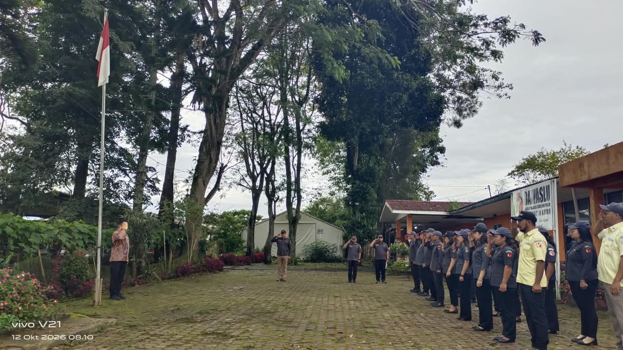 Badan Pengawas Pemilihan Umum Kabupaten Karo Melaksanakan Apel Pagi, Senin (12/10/2026)