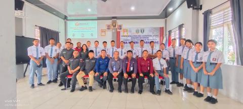 Sebagai Kegiatan Penutup Bawaslu Kabupaten Karo melakukan foto bersama di SMA Negeri 1 Kabanjahe