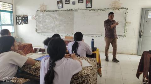 Badan Pengawas Pemilihan Umum Kabupaten Karo Melaksanakan Bawaslu Mengajar Program Edu Talk dalam Rangka Konsolidasi Demokrasi  di SMA Negeri 1 Tigapanah, Selasa (01/09/2026)