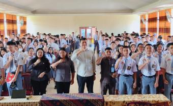 Kabanjahe – Badan Pengawas Pemilihan Umum (Bawaslu) Kabupaten Karo menerima kunjungan kerja dari Komisi Pemilihan Umum (KPU) Kabupaten Karo dalam rangka konsolidasi demokrasi di SMA Swasta Santa Maria Kabanjahe, Selasa (05/05/2026)