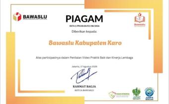 Karo — Badan Pengawas Pemilihan Umum (Bawaslu) Kabupaten Karo menerima piagam penghargaan atas partisipasi dalam kegiatan penilaian video praktik baik dan kinerja lembaga.